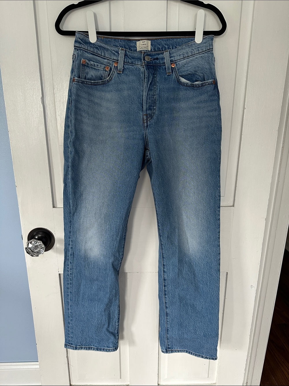 Levi's 501 Curve Straight Jeans in Light Blue Denim - Size 28